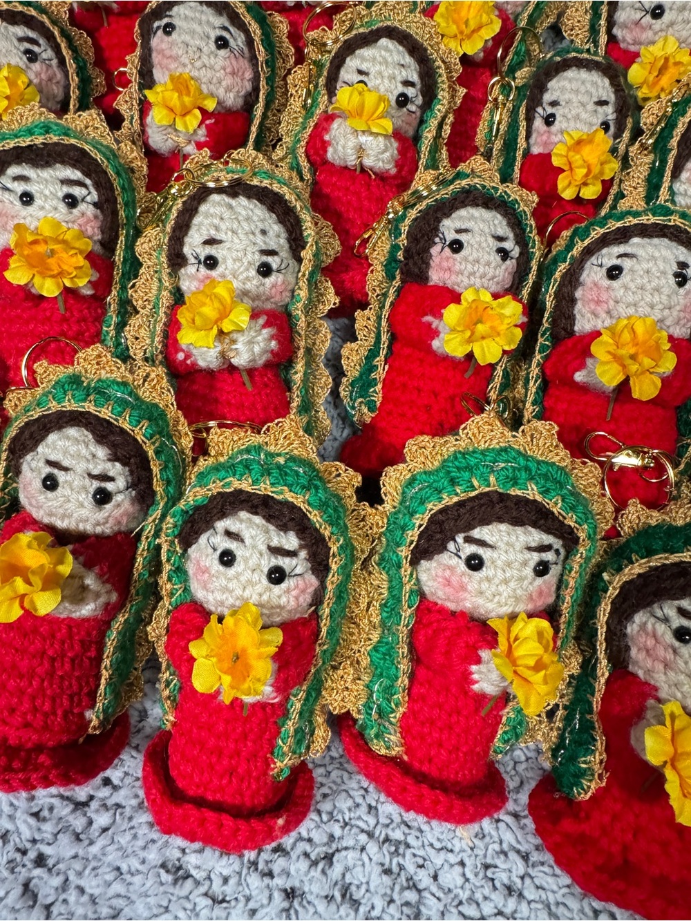 1 hand Handmade Crochet Virgin Mary Doll Keychains - Red, Green, Gold